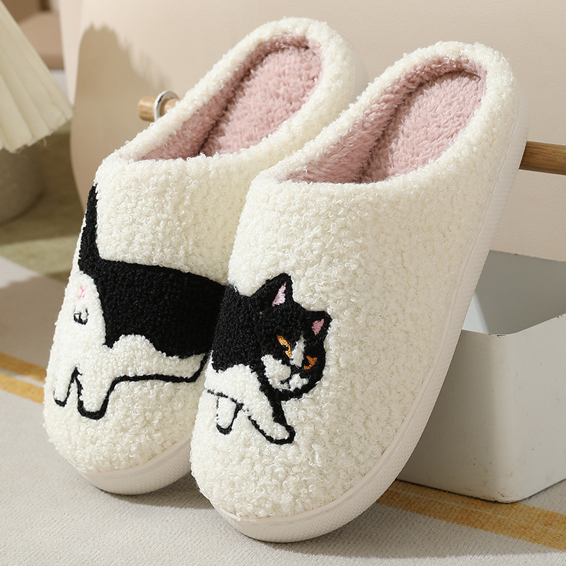 Embroidery Print - Zapatillas de casa con bordado de