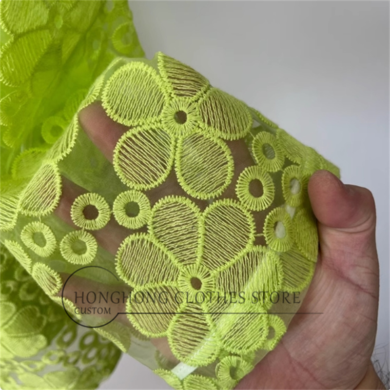 Ropa de hombre de escenario lu - Embroidery Yellow reseña y precio