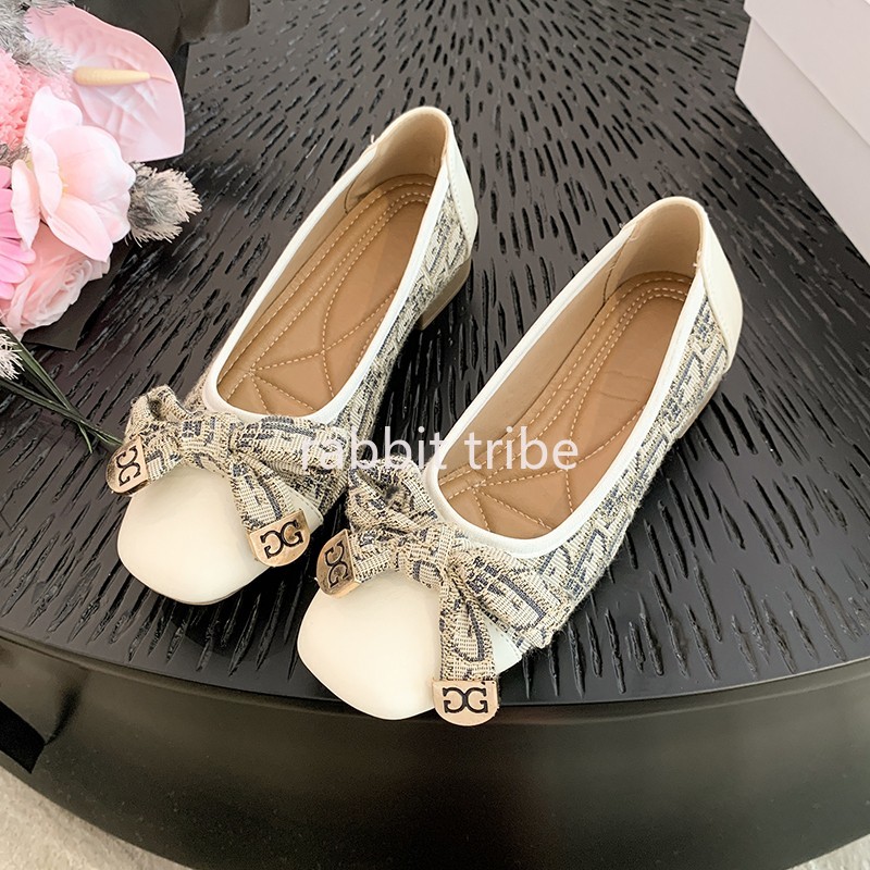 Zapatos individuales franceses - Embroidery Print reseña y precio