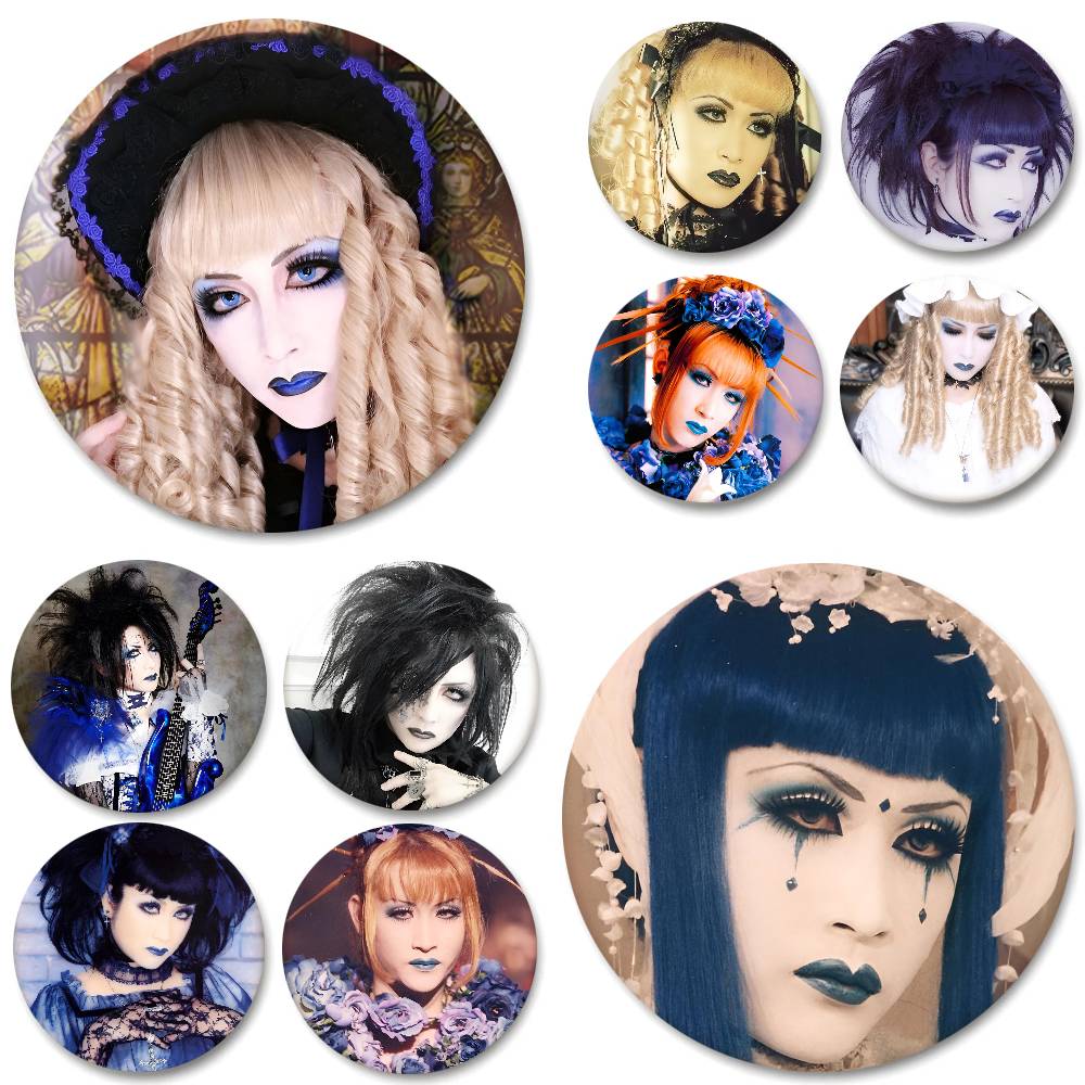 Mana Sama-insignias estéticas  - Embroidery Gothic reseña y precio